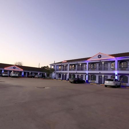 Scottish Inn And Suites Houston-Jones Road Exterior photo
