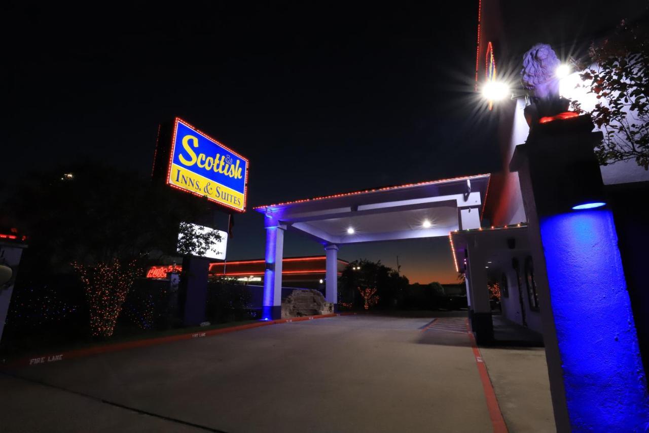 Scottish Inn And Suites Houston-Jones Road Exterior photo