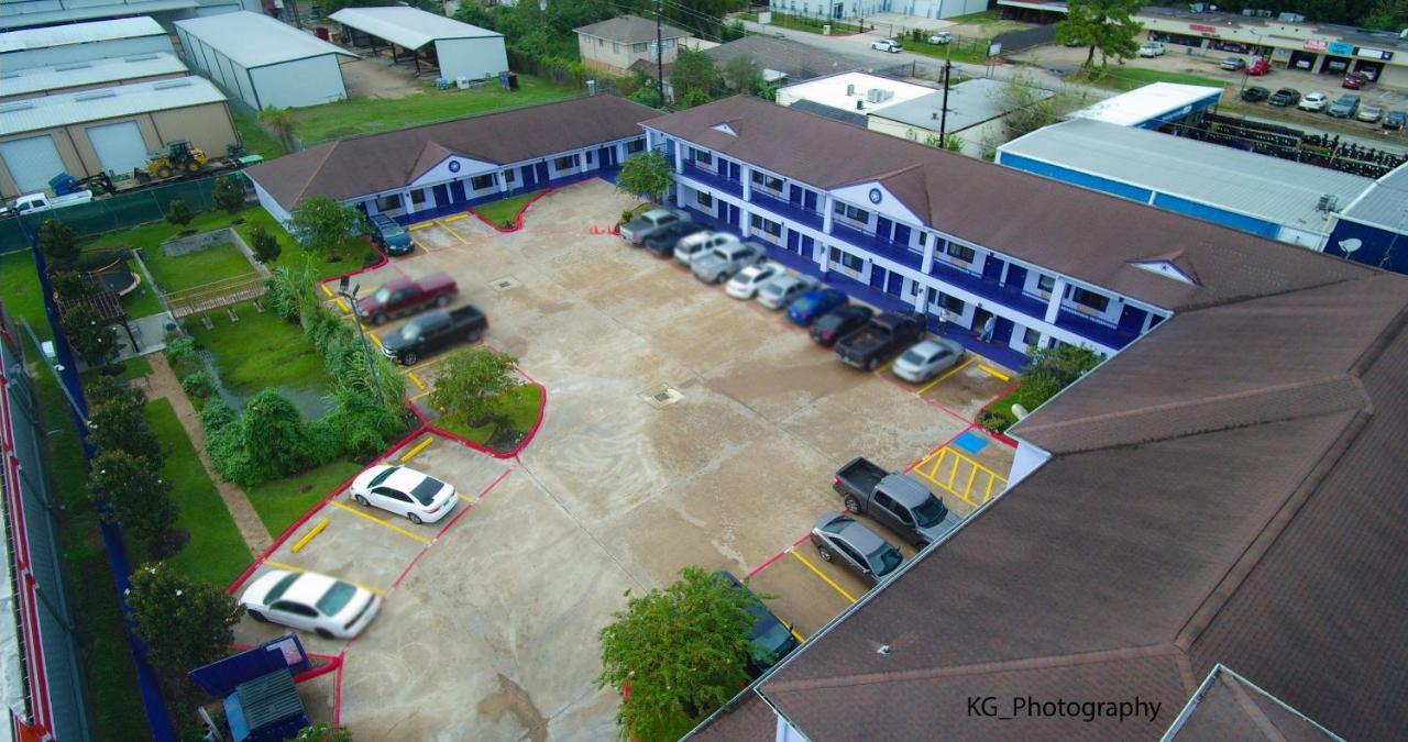Scottish Inn And Suites Houston-Jones Road Exterior photo